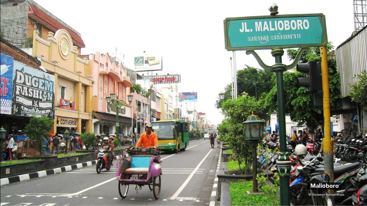 D'Talent Hotel Yogyakarta Exterior photo