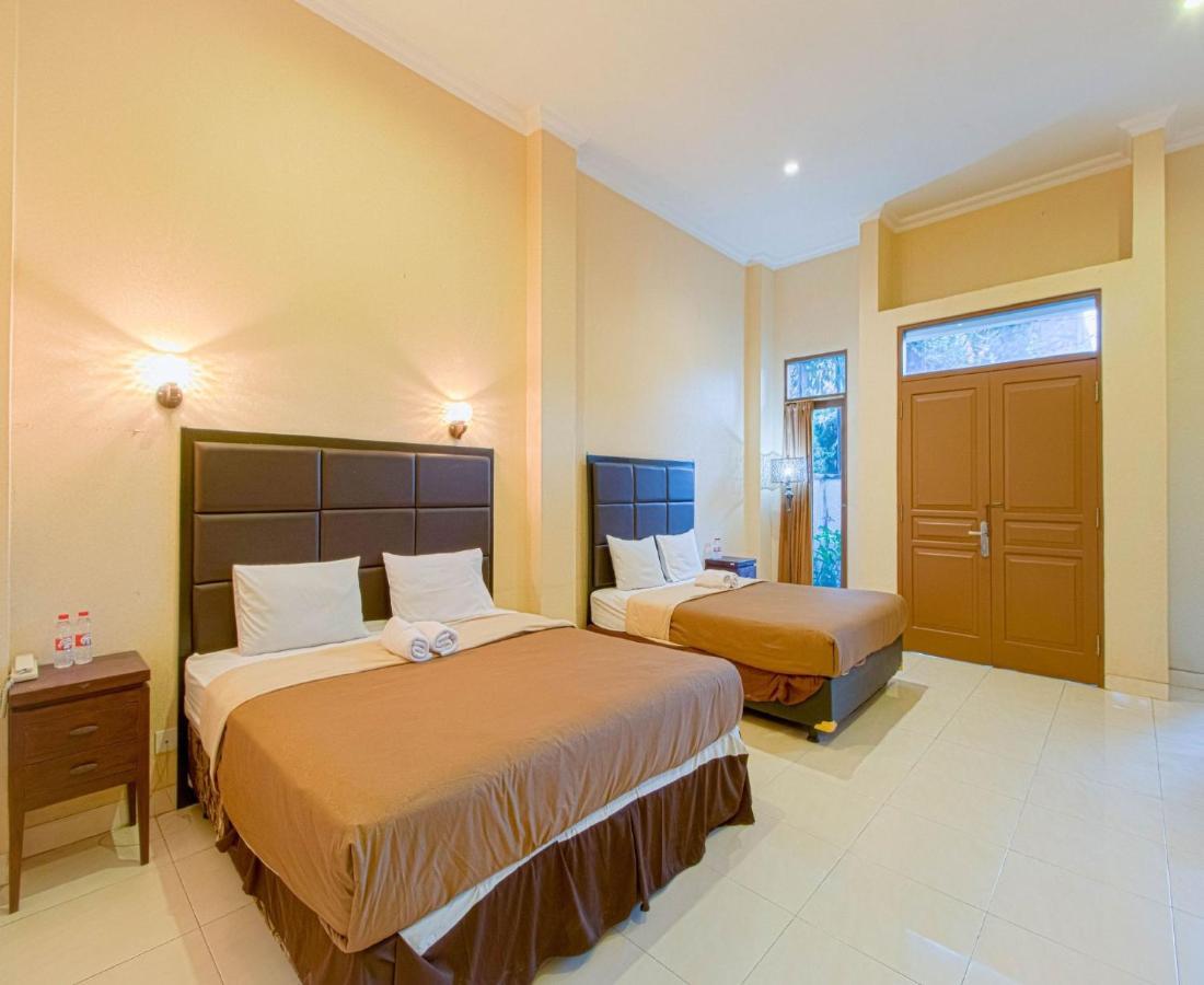 D'Talent Hotel Yogyakarta Exterior photo