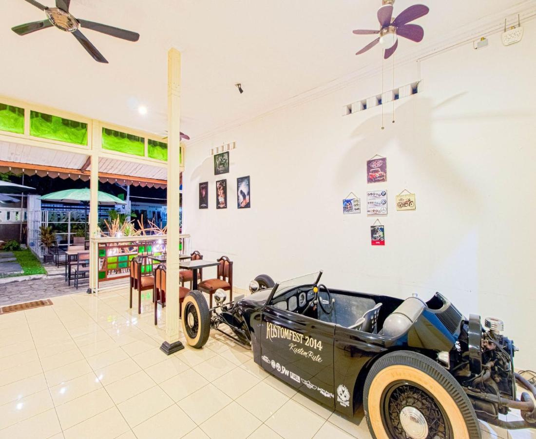 D'Talent Hotel Yogyakarta Exterior photo