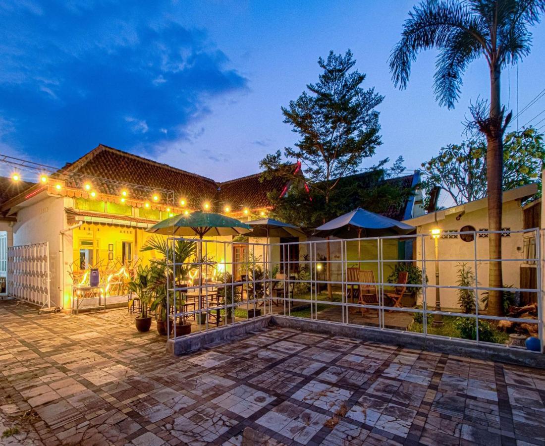 D'Talent Hotel Yogyakarta Exterior photo