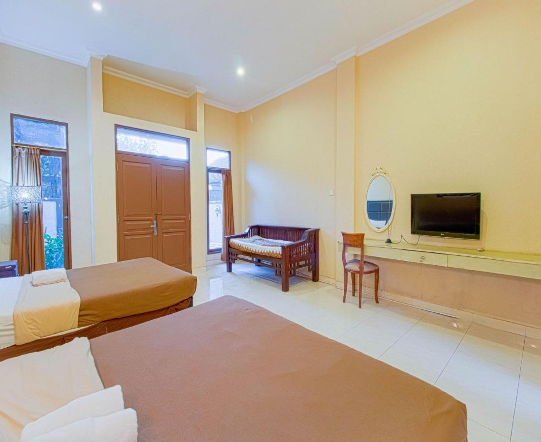 D'Talent Hotel Yogyakarta Exterior photo
